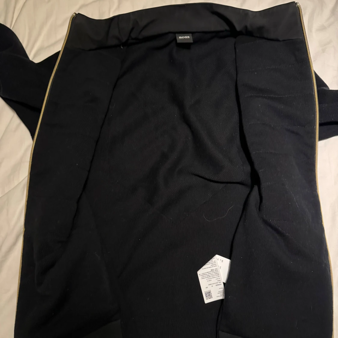 Svart zipjacka från Hugo Boss - 2