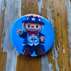 Labubu pins - Pins med Labubu. Ca 6cm.