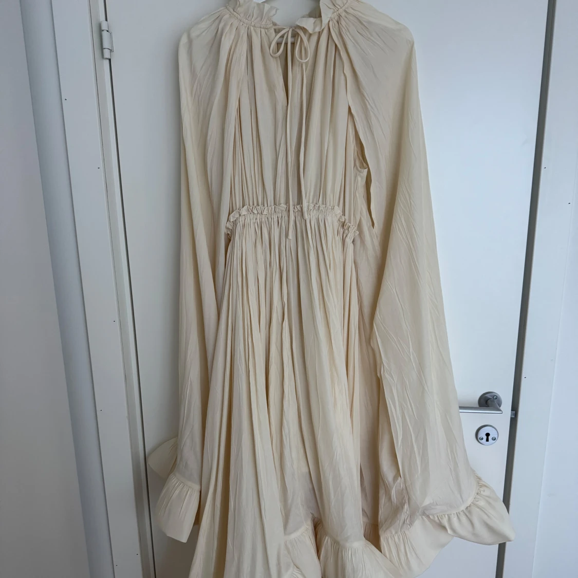 Fantastisk långklänning med unik design! Ny!  - 3