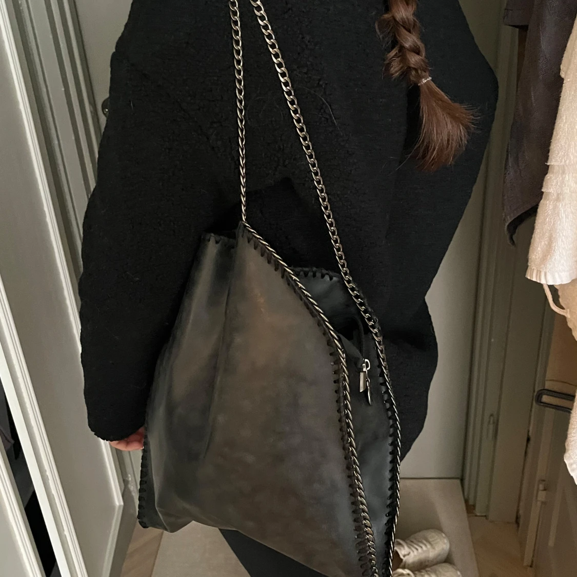 Svart axelväska från Stella McCartney