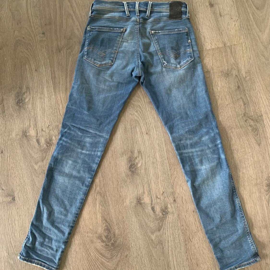 Blåa Replay Anbass jeans i storlek 29 - 2