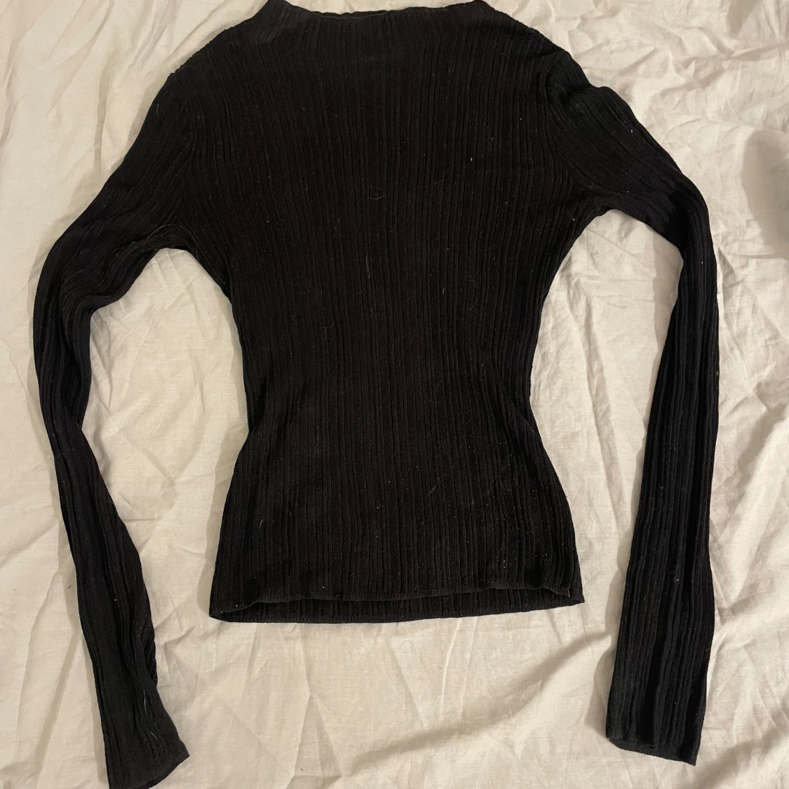 Svart ribbad tröja från BikBok