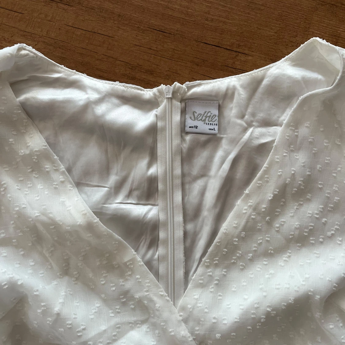 Vit omlottklänning / studentklänning - 3