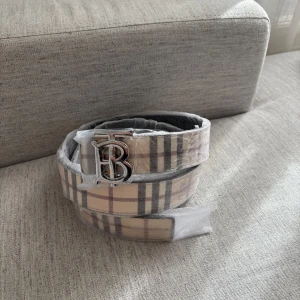 Beige B bälte - Skriv privat vid frågor osv 