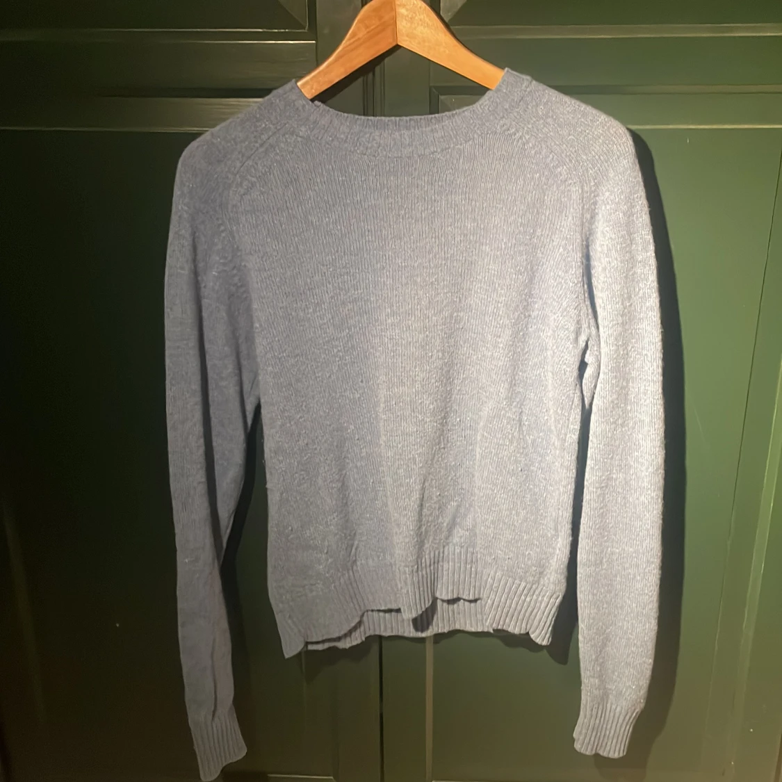 Blå stickad tröja från Uniqlo