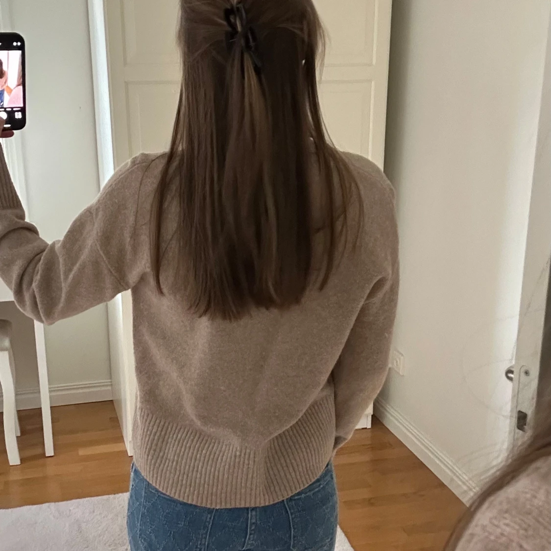 Beige stickad tröja - 1