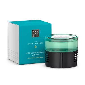 Ny! The Ritual of Karma Refill Parfymdiffuser - Ny! Refill för parfymdiffuser från The Ritual of Karma med doft av lotusblomma och vitt te. Förpackningen är turkos och svart med en elegant design. Perfekt för att fylla på din doftspridare och skapa en lugnande atmosfär. Nypris 459:-
