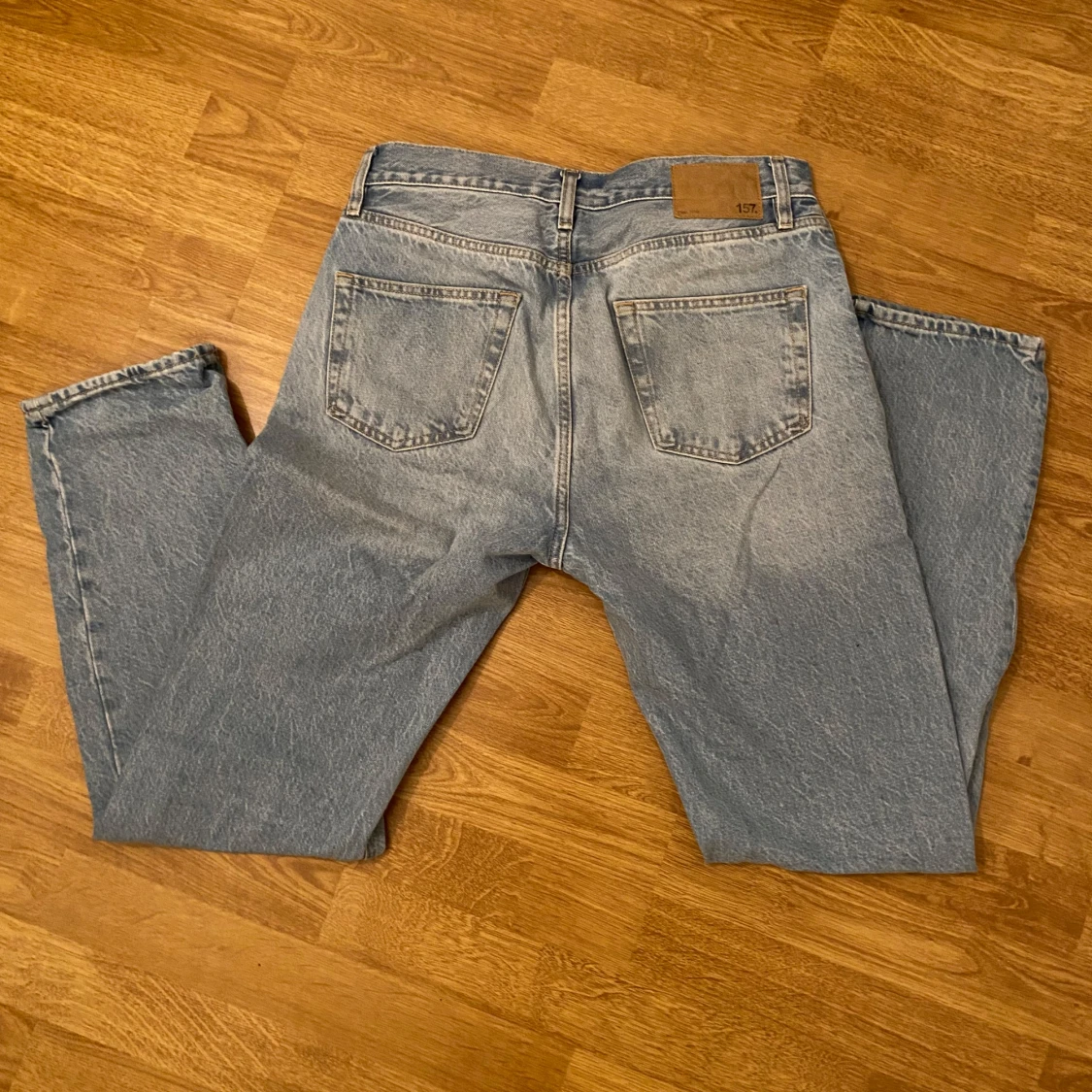 Ljusblåa jeans i storlek w28 l32 - 1