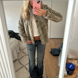 Pälsjacka - Såå söt pälsjacka i leopard mönster