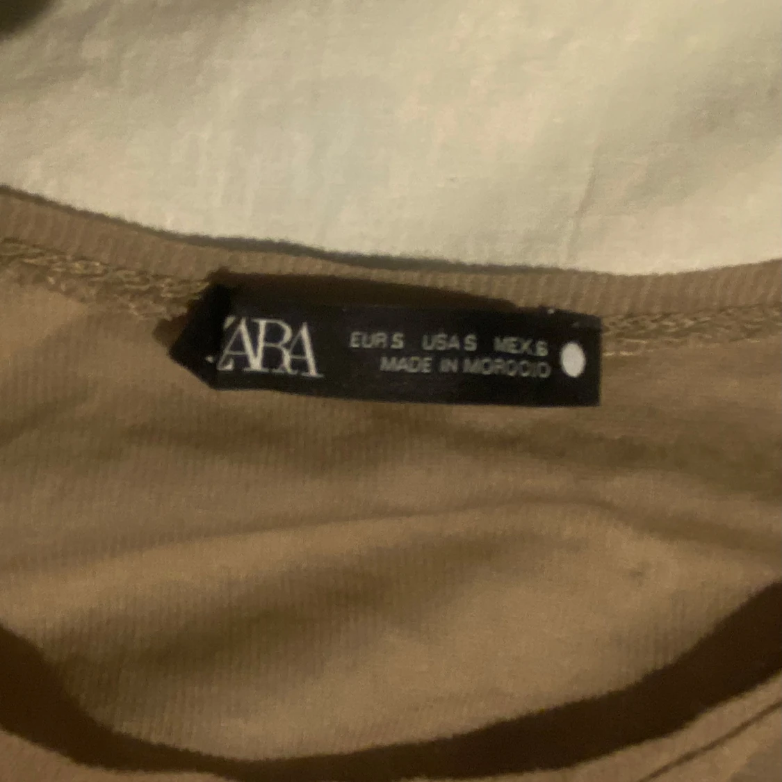 Beige långärmad topp från Zara - 1