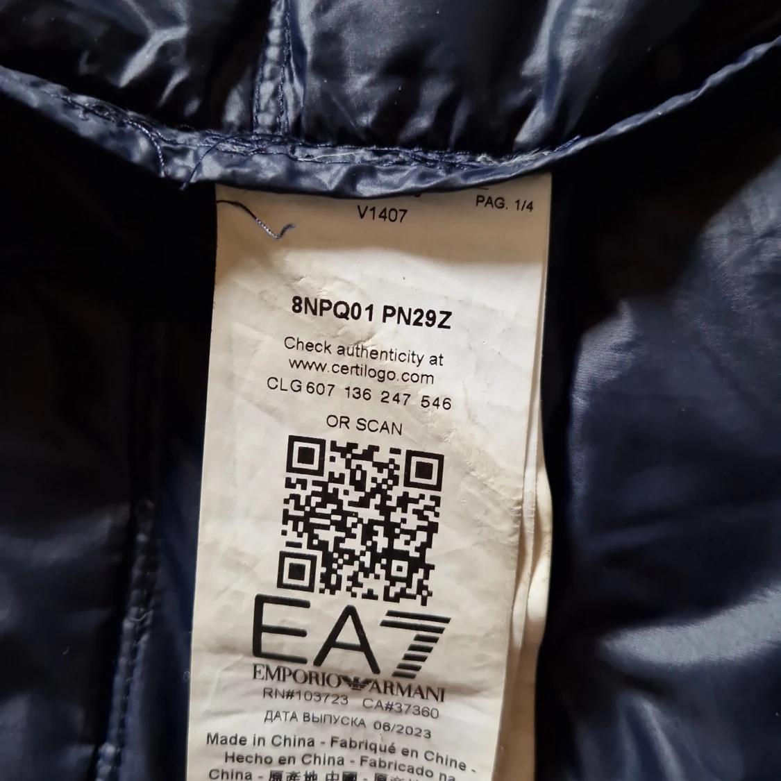 Blå dunväst från Emporio Armani - 2