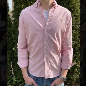 Ralph lauren skjorta  - Fräsch rosa skjorta från Ralph lauren|| Storlek M || skick: 9/10 || Perfekt nu inför sommar/vår🍾|| Kontakta för minsta fundering!🙌