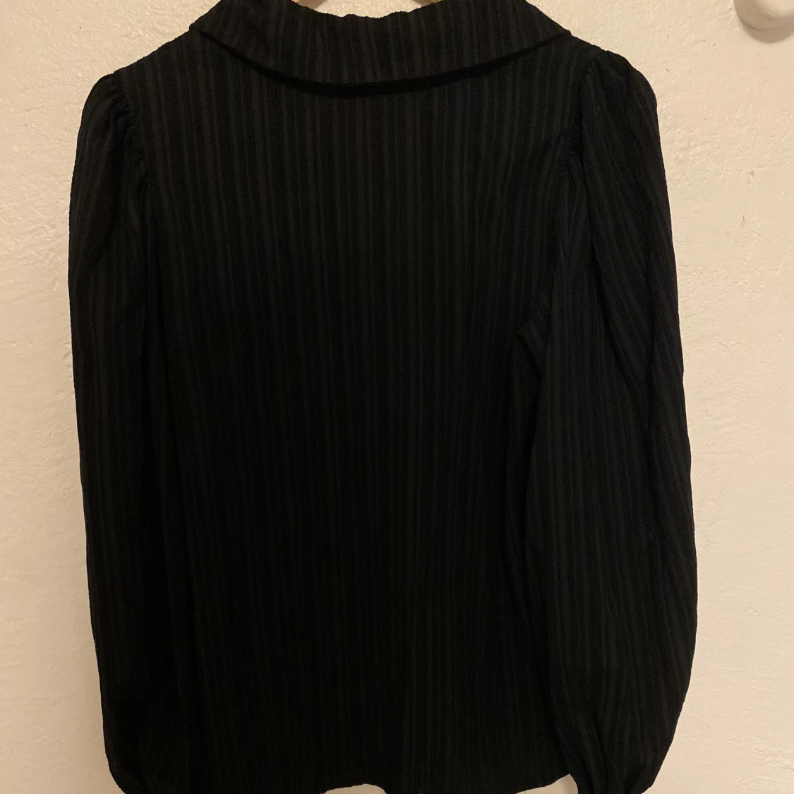 Svart randig blus - 1