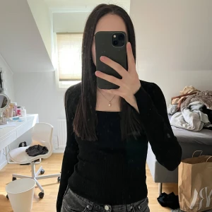 Svart ribbad tröja - Svart tröja från hm