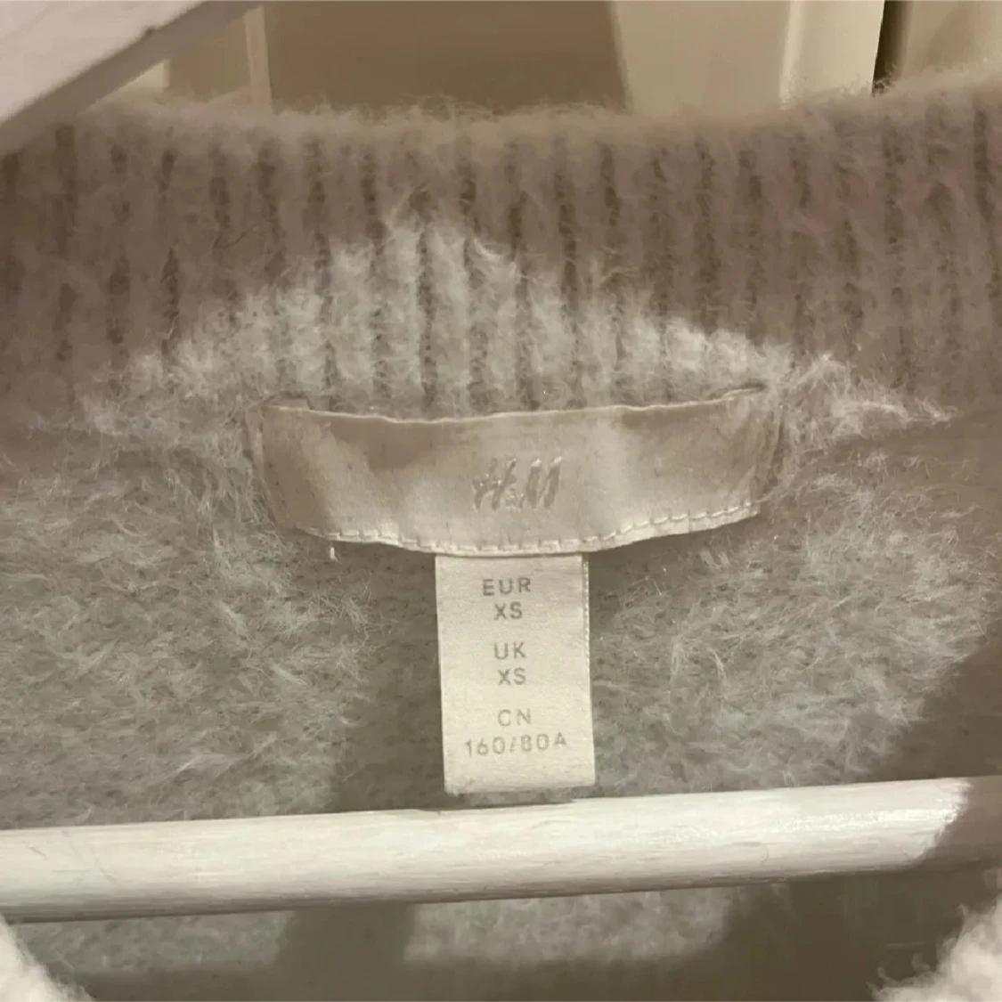 Vit stickad tröja - 3