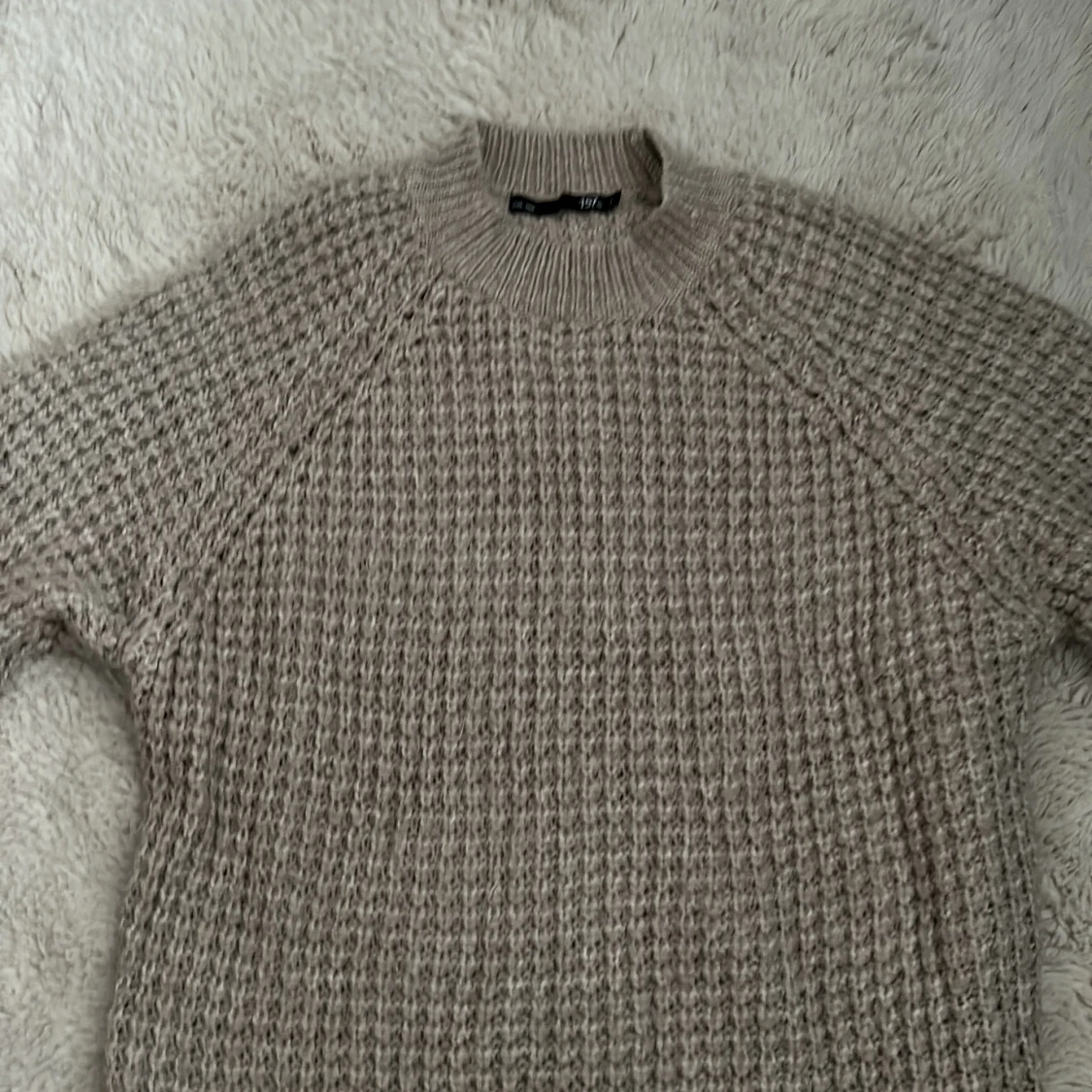 Beige stickad tröja från 157 - 1