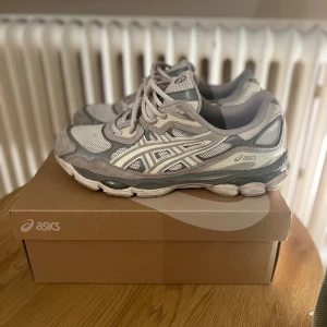 Asics Gel NYC - Bra skick, storlek 43,5, pris kan diskuteras
