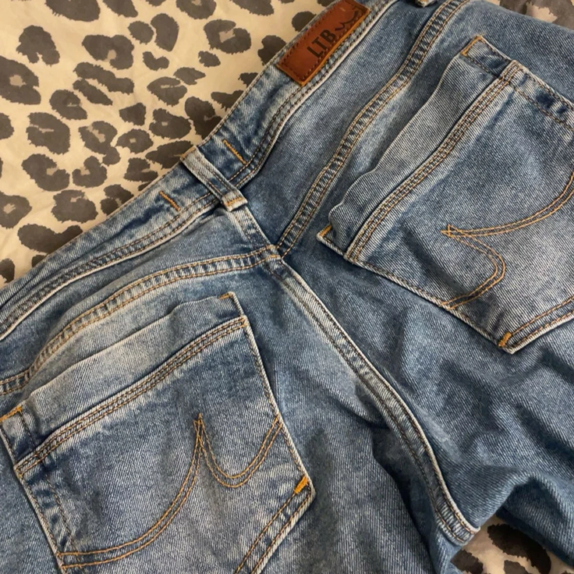 Blå bootcut jeans från ltb - 1