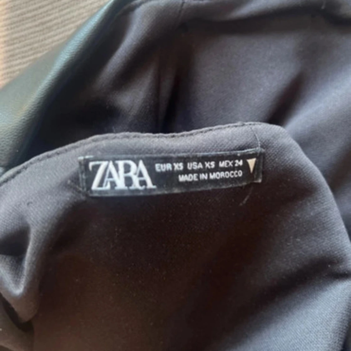 Svart korsett topp från Zara - 4