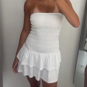 Klänning - Fin klänning från Gina Tricot som använts 1 gång❣️