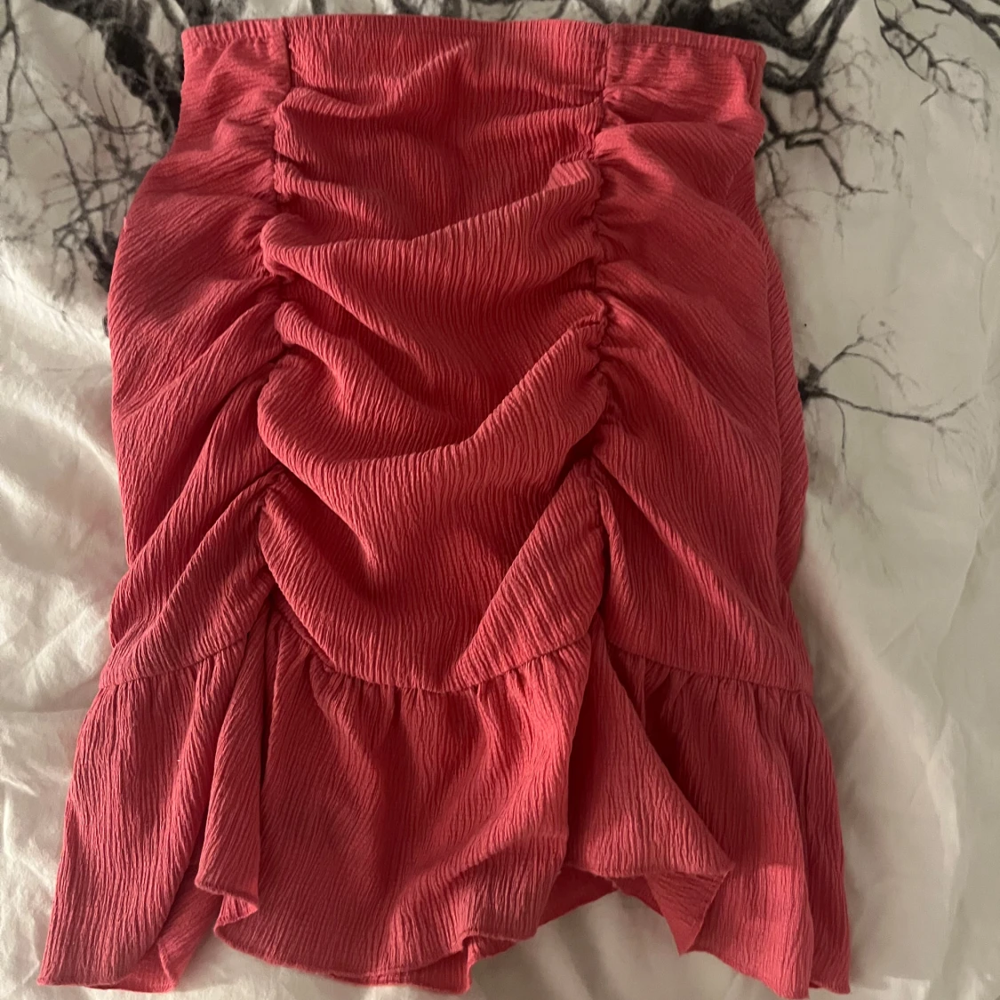 Rosa volangkjol från Gina Tricot