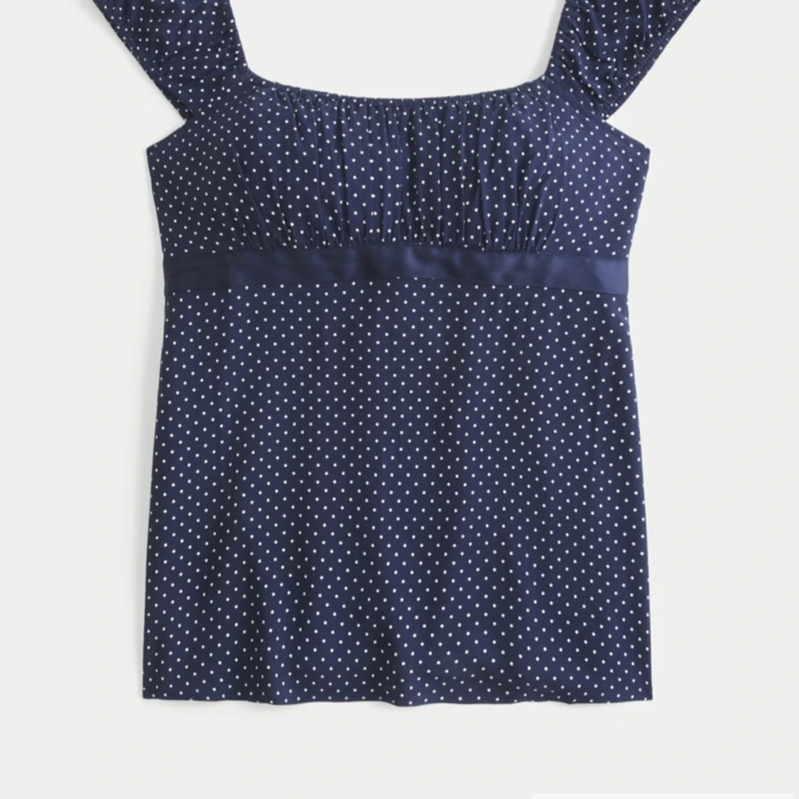 Mörkblå prickig blus från Hollister