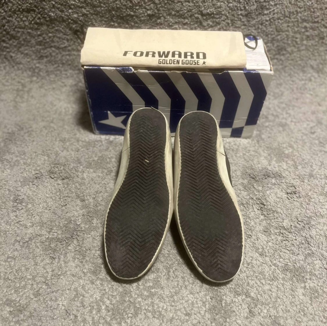 Golden Goose svarta sneakers med vit stjärna - 4