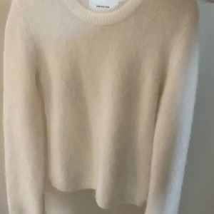Hm stickad tröja  - Vit stickad tröja från hm i mohair mix 💕