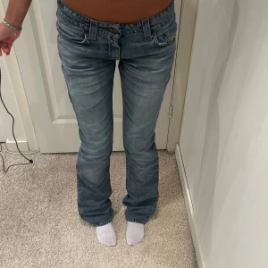 lågmidjade jeans - skitsnygga!! Midjemått 34cm