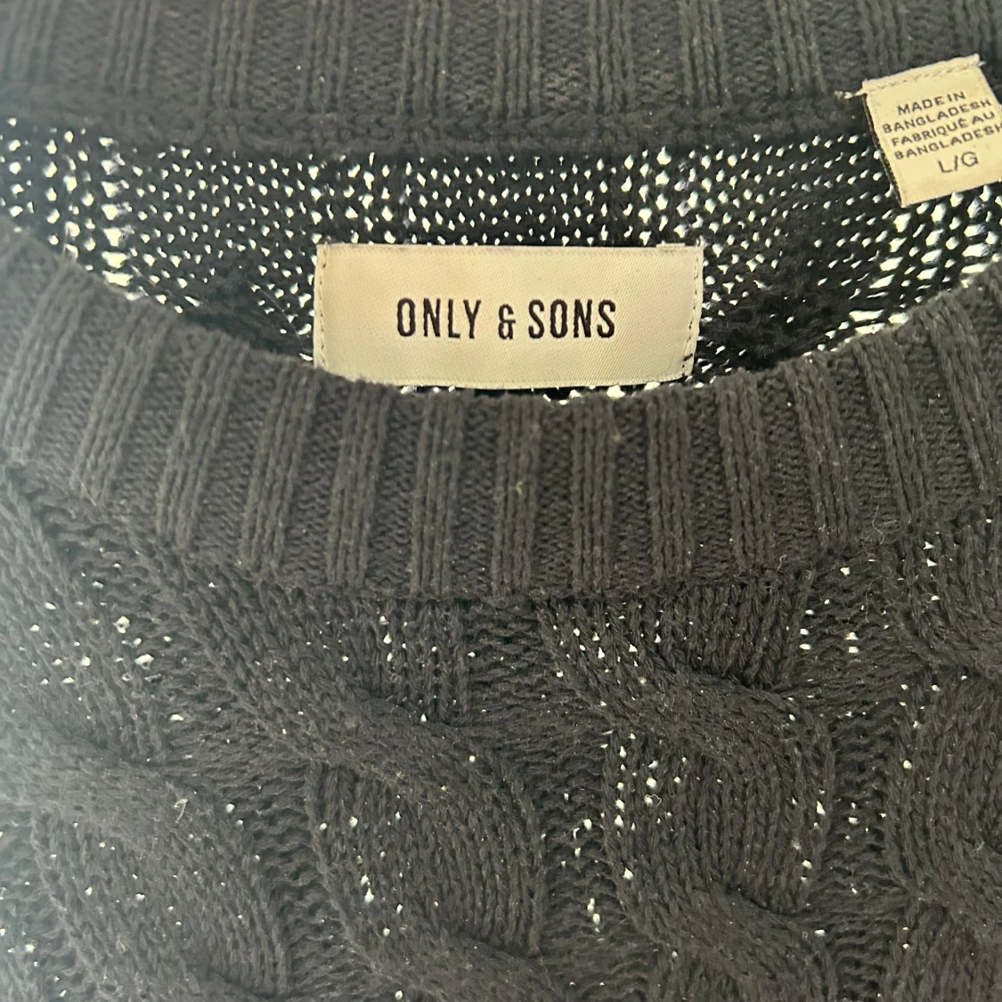 Mörkblå stickad tröja från Only & Sons - 2