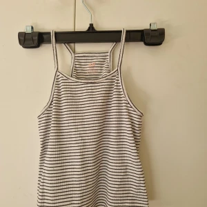 Vit & svart randigt linne - Svart och vit randigt linne för barn