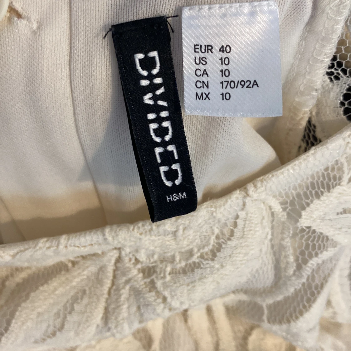 Vit spetsklänning från H&M Divided - 2