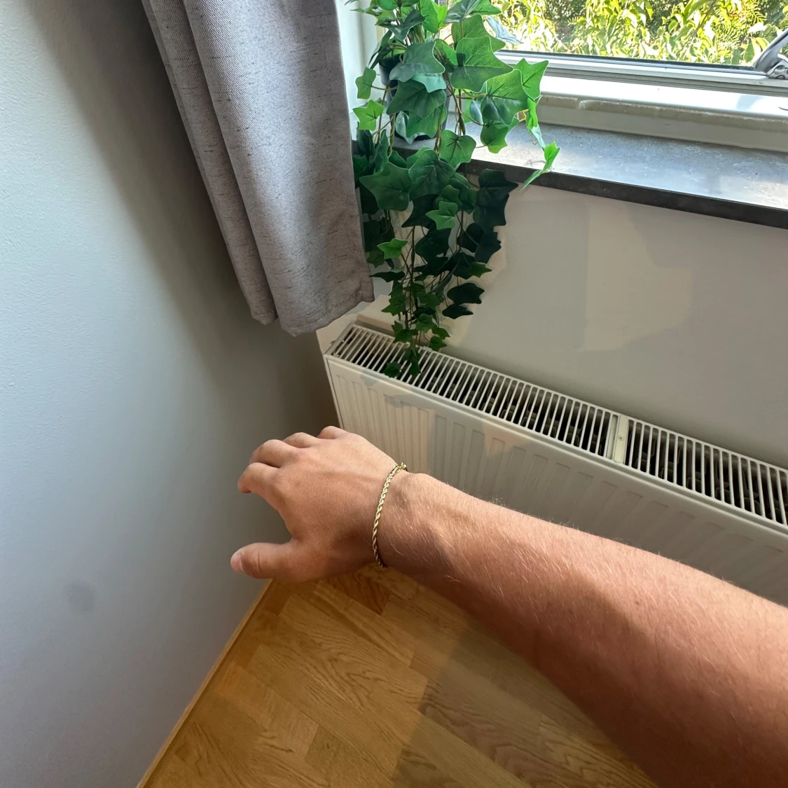 Guldigt tvinnat armband - 1