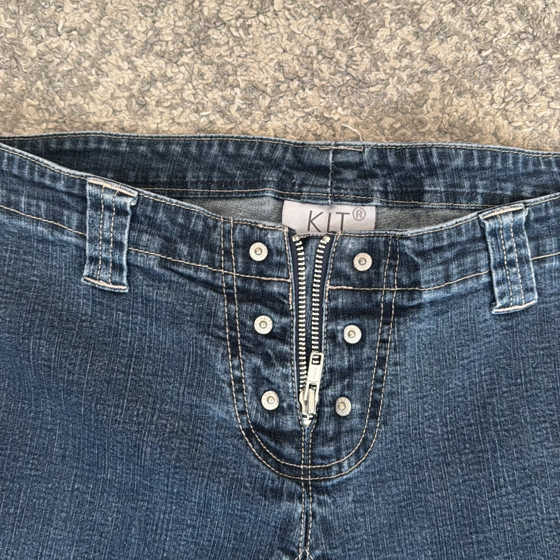 Blå bootcut jeans från KIT - 1