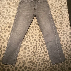 Jack n jones eans - Snygga jack n jones byxor, strl 164, inga fläckar eller något relaxed fit