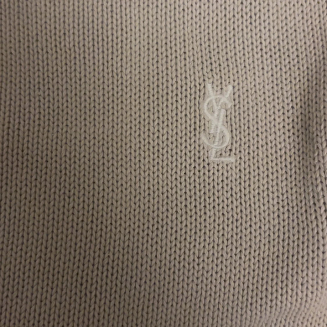 Beige stickad tröja från Yves Saint Laurent, nypris 4999kr - 1