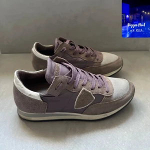 Philippe model trainer skor - fint skick 9/10!   hör av er vid intresse! ( från 1399kr till 1190kr ) 