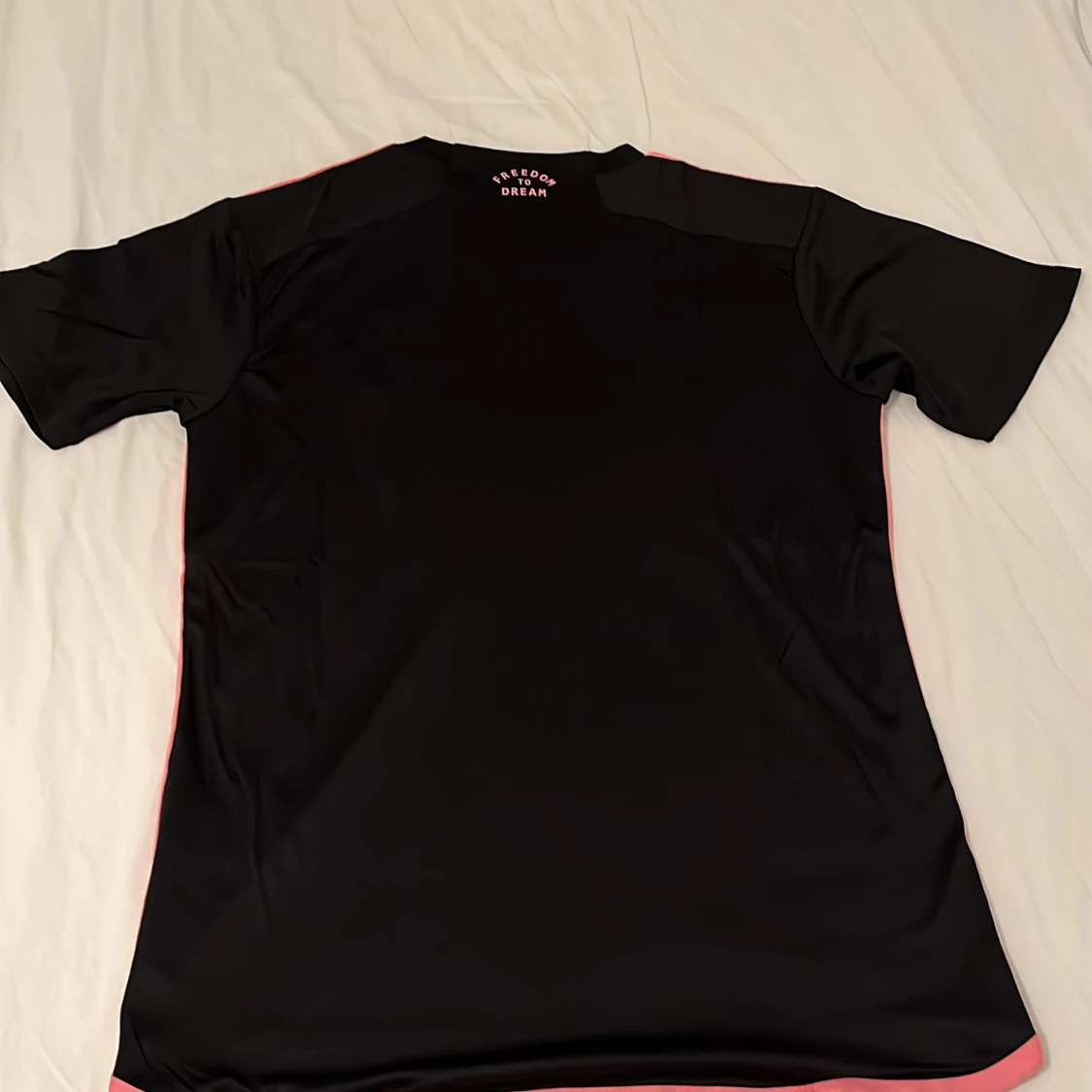 Inter Miami CF svart och rosa matchtröja från Adidas - 3