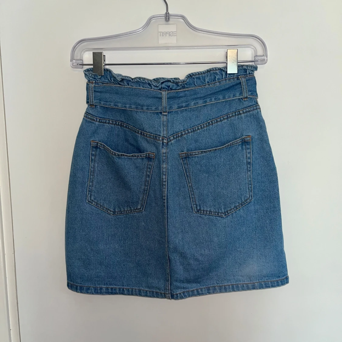 Blå jeanskjol med bälte - 2