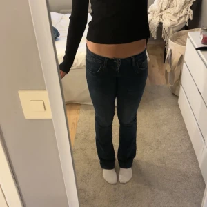 Ltb jeans valerie - Storlek 24/32 köpta för 899kr, passar mig som är 164 cm lång