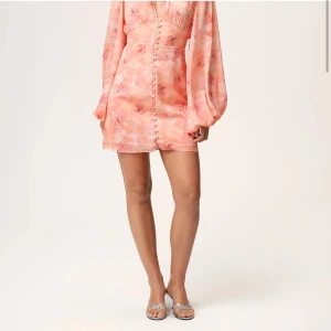 Adoore kjole  - Selger denne adoore kjolen i størrelse 36.