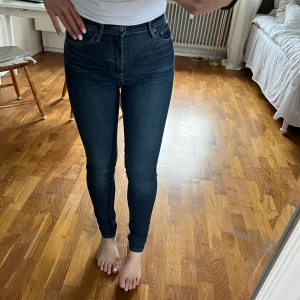 Jeans - Jeans från crocker! Den perfekta mörka tvätten, hade behållt som om dem passade! W27 L32