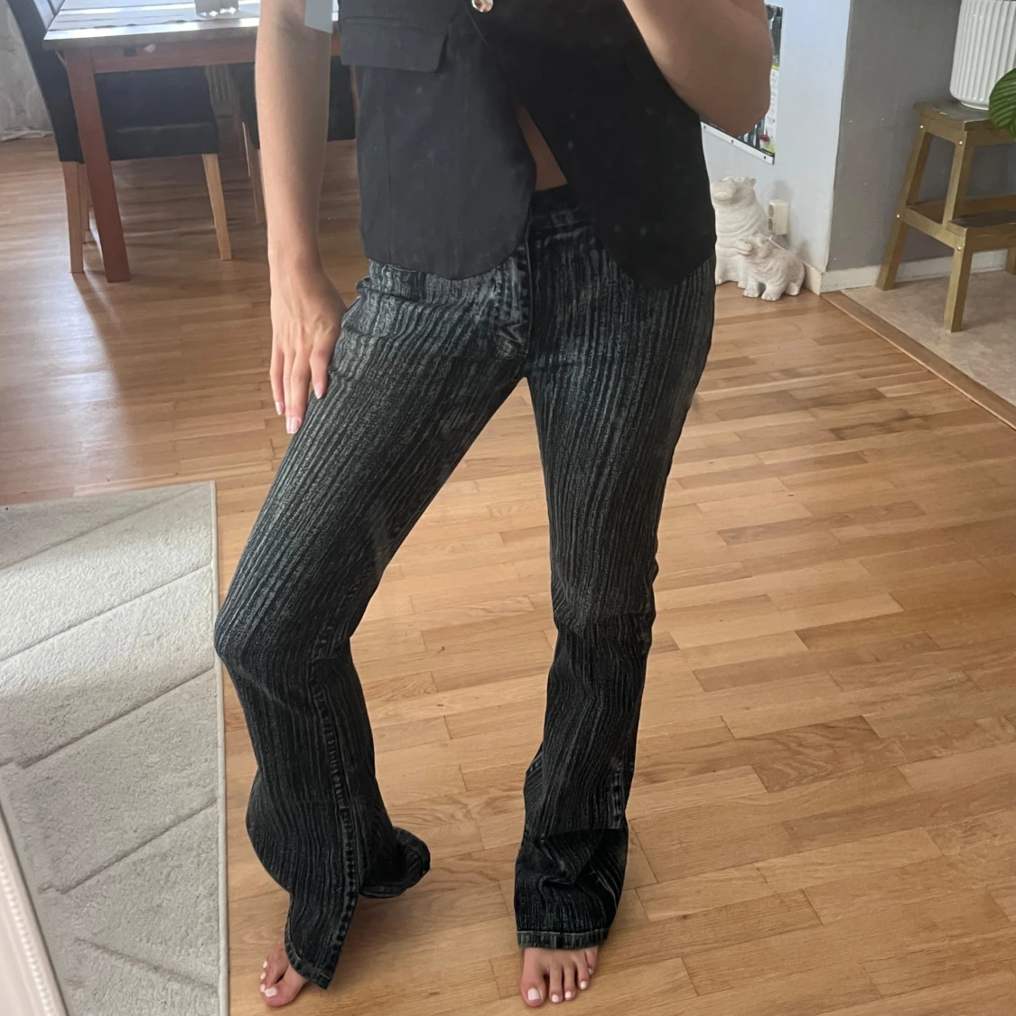 Svarta bootcut jeans med ränder - 1