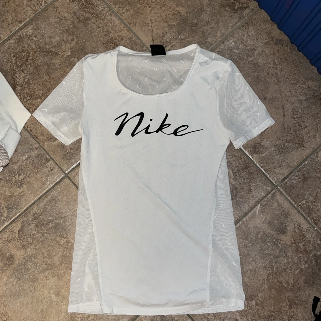 Vit Nike t-shirt i mesh XS