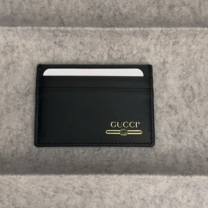 Gucci korthållare NY - Gucci korthållare NY. Medföljer certifiering av äkthet. Ny pris runt 3000kr
