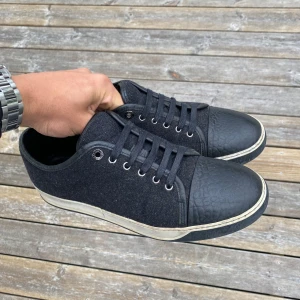 Lanvin skor - Lanvin skor | Uk 8 motsvarar 42 passar 43 | Mycket bra skick | Begränsat antal dustbags | Hör av dig vid frågor!