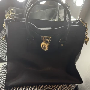 Michael kors väska  - Jet set. I fint skick.