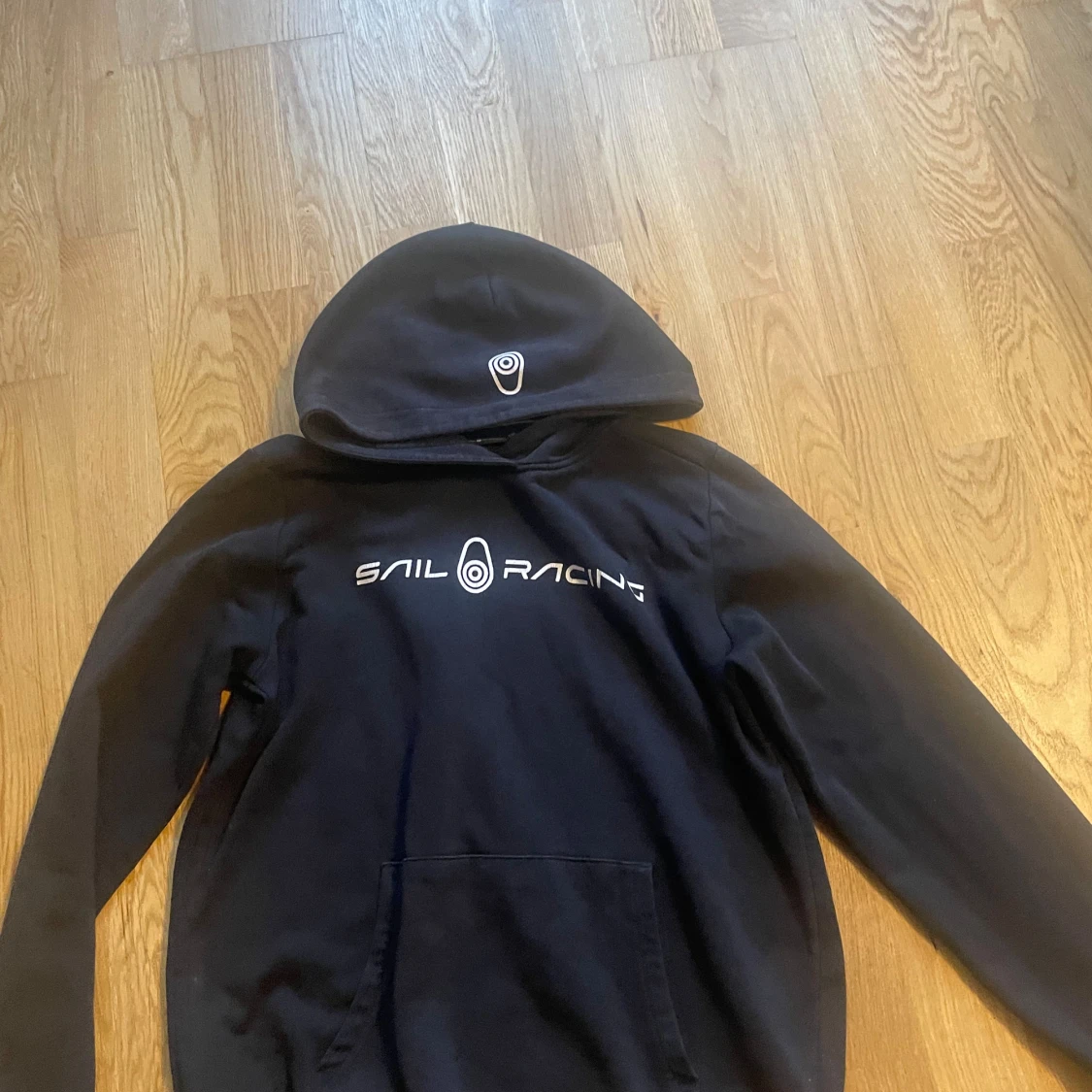 Svart sail racing hoodie  - 1