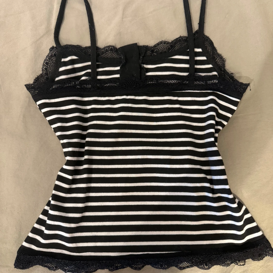 Alt linne med spets och knappar - 1