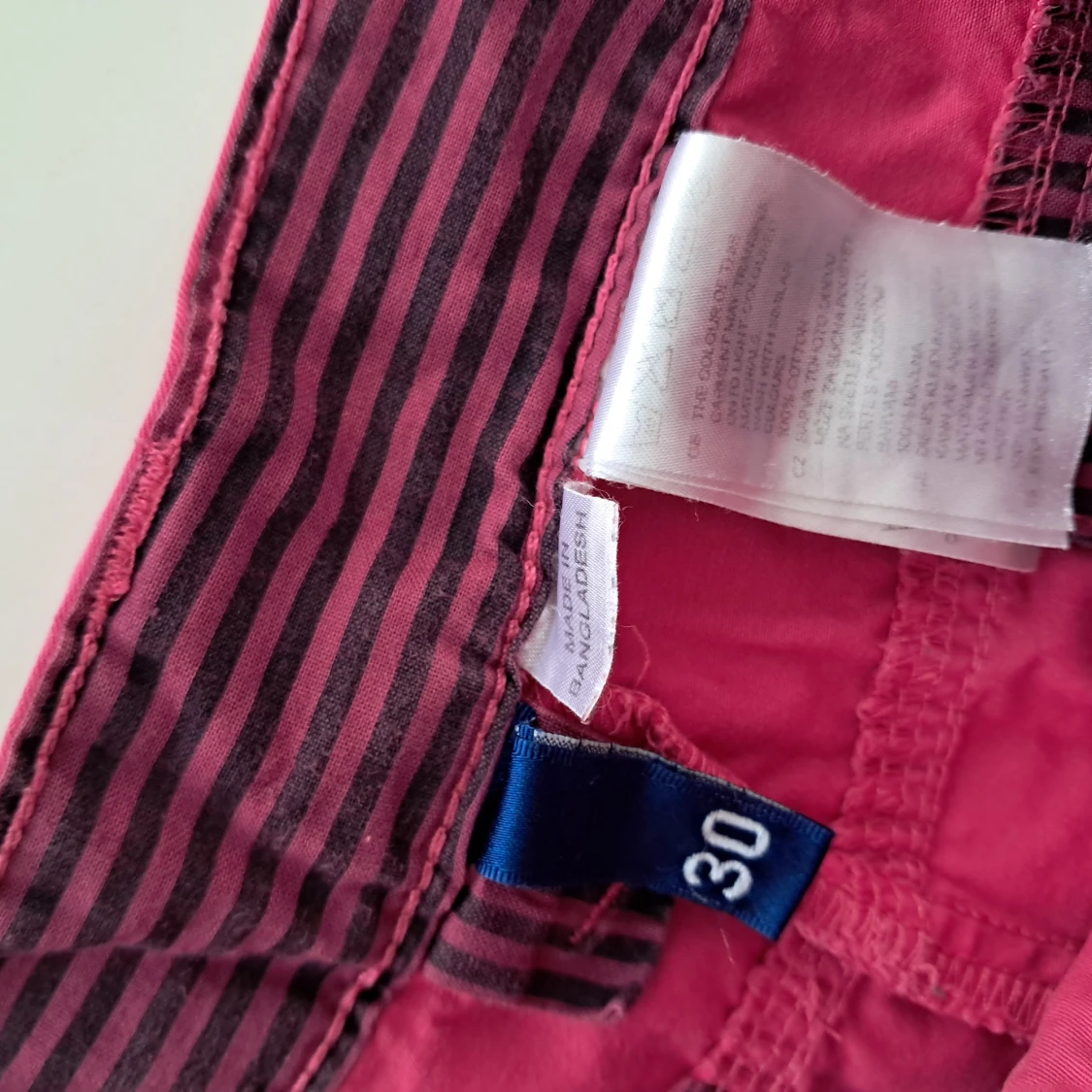 Rosa shorts från Divided, storlek 30 - 1